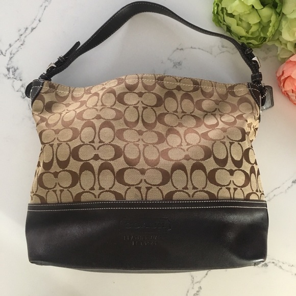 Coach purse. - Picture 3 of 8